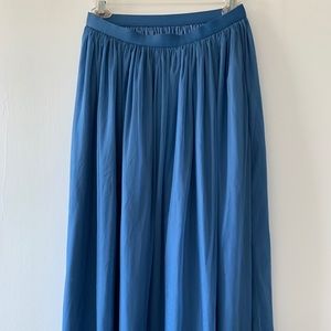 Uniqlo reversible tulle mid skirt